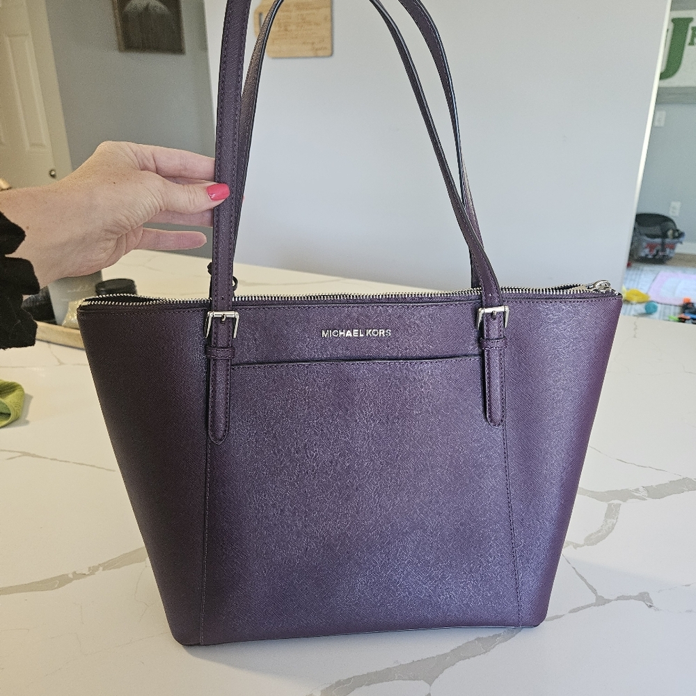 Michael Kors, Large, Burgundy, Leather, Bag